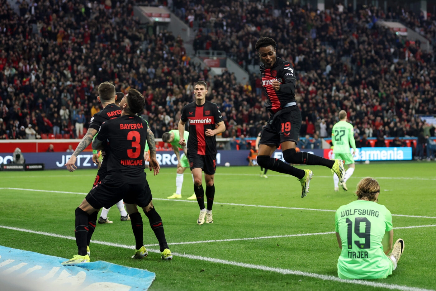 Soi kèo Leverkusen vs Wolfsburg - Vòng 28 Bundesliga